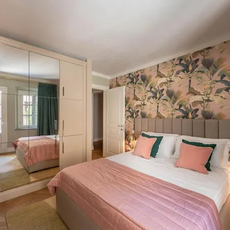 Palazzo Pazzi Vitali Luxury In فلورنس