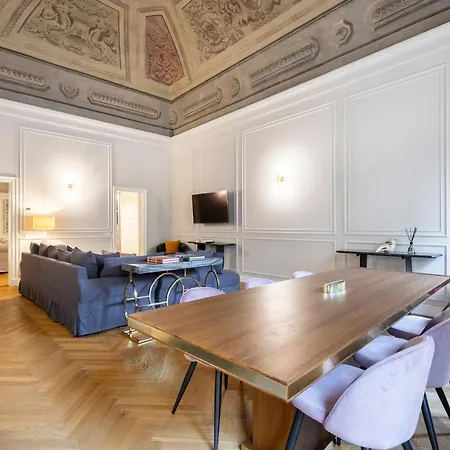 Palazzo Pazzi Vitali Luxury In فلورنس